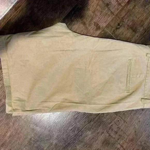 Men’s 42 Tall old navy shorts EUC - Picture 3 of 3